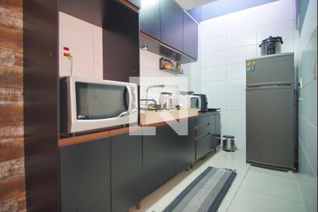 Cozinha de casa para alugar com 1 quarto, 55m² em Jardim Sabará, Porto Alegre