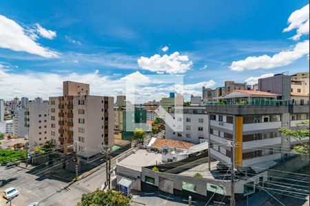 Sala de apartamento à venda com 2 quartos, 61m² em Grajaú, Belo Horizonte