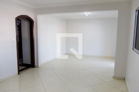 sala de casa para alugar com 4 quartos, 256m² em Vila Campesina, Osasco