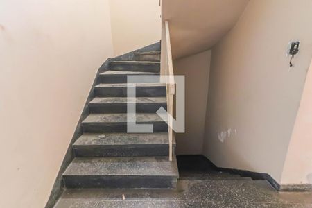 Escadas de casa à venda com 4 quartos, 350m² em Rio Pequeno, São Paulo