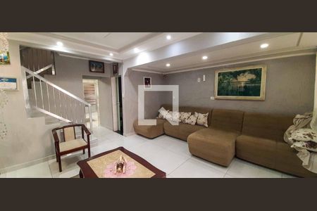 Sala de casa à venda com 4 quartos, 177m² em Metalúrgicos, Osasco