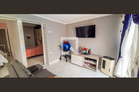 Sala de TV de casa à venda com 4 quartos, 177m² em Metalúrgicos, Osasco