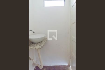 Lavabo de casa para alugar com 4 quartos, 270m² em Vila Monumento, São Paulo