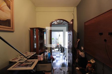 Sala de casa à venda com 3 quartos, 72m² em Letícia, Belo Horizonte