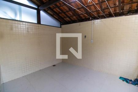 Vista da Sala de casa de condomínio para alugar com 2 quartos, 78m² em Maria Paula, Niterói