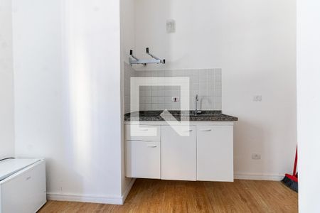 Cozinha de apartamento para alugar com 1 quarto, 14m² em Liberdade, São Paulo