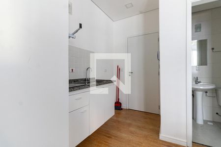 Cozinha de apartamento para alugar com 1 quarto, 14m² em Liberdade, São Paulo