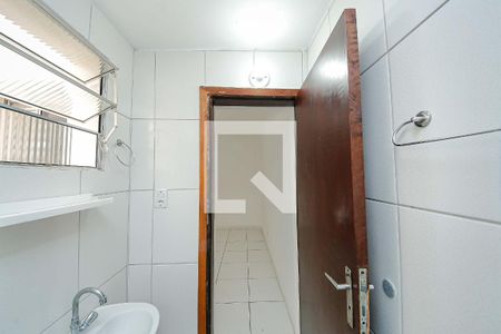 Banheiro de apartamento para alugar com 1 quarto, 39m² em Jardim Teresa, São Paulo