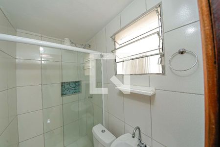 Banheiro de apartamento para alugar com 1 quarto, 39m² em Jardim Teresa, São Paulo