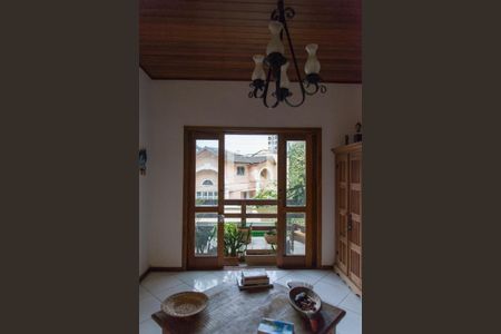 Foto 01 de casa à venda com 3 quartos, 240m² em Paraíso do Morumbi, São Paulo