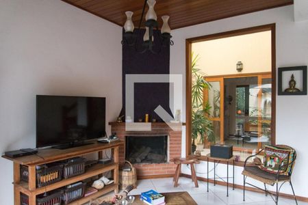 Foto 01 de casa à venda com 3 quartos, 240m² em Paraíso do Morumbi, São Paulo