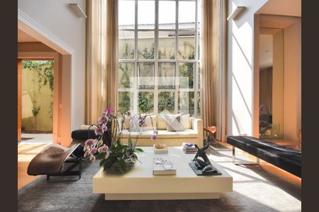 Casa à venda com 4 quartos, 500m² em Fazenda Morumbi, São Paulo