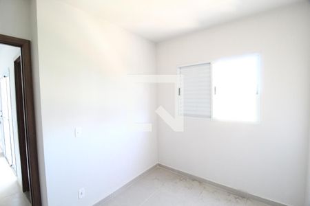 Quarto 1 de apartamento para alugar com 2 quartos, 50m² em Morumbi, Uberlândia