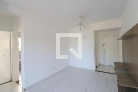 Sala de apartamento para alugar com 2 quartos, 65m² em Colubandê, São Gonçalo