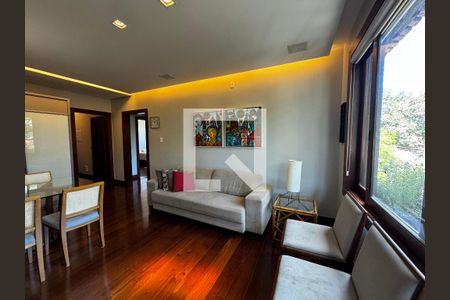 Sala de casa à venda com 8 quartos, 400m² em Mangabeiras, Belo Horizonte