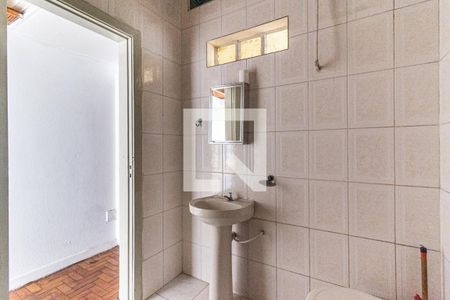 Banheiro de apartamento para alugar com 1 quarto, 35m² em Santa Ifigênia, São Paulo