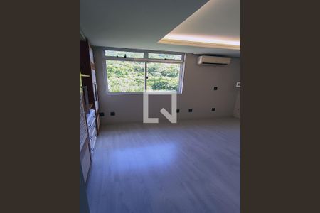 Suíte de apartamento para alugar com 2 quartos, 80m² em Coqueiros, Florianópolis