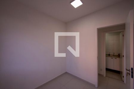 Quarto 2 de apartamento para alugar com 2 quartos, 60m² em Jardim Tupanci, Barueri