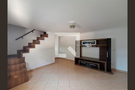 Sala de casa para alugar com 2 quartos, 121m² em Vila Santa Maria, São Paulo