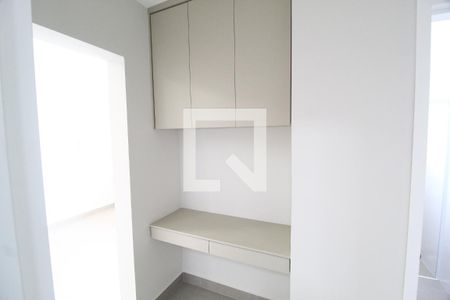 Quarto 1 - Suíte de apartamento para alugar com 2 quartos, 57m² em Santa Mônica, Uberlândia