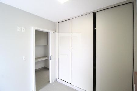 Quarto 1 - Suíte de apartamento para alugar com 2 quartos, 57m² em Santa Mônica, Uberlândia