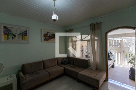 Sala de estar de casa à venda com 2 quartos, 150m² em Vila Arriete, São Paulo