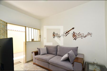 Sala de estar de casa à venda com 3 quartos, 257m² em Concórdia, Belo Horizonte