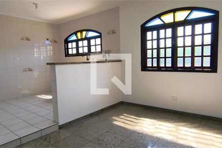 Casa à venda com 3 quartos, 202m² em Jardim Ivana, São Paulo