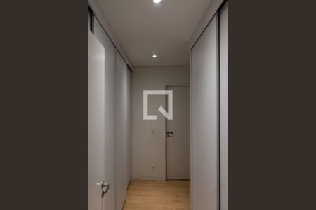 Corredor dos Quartos de apartamento para alugar com 4 quartos, 144m² em Alphaville, Santana de Parnaíba