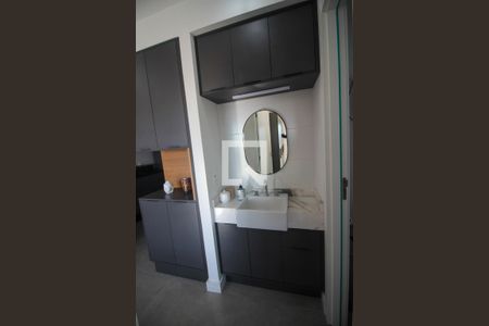 Banheiro de apartamento para alugar com 1 quarto, 45m² em Azenha, Porto Alegre