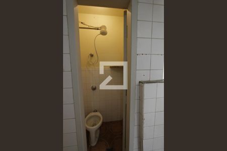 Banheiro de serviço de apartamento à venda com 3 quartos, 70m² em Alto Barroca, Belo Horizonte