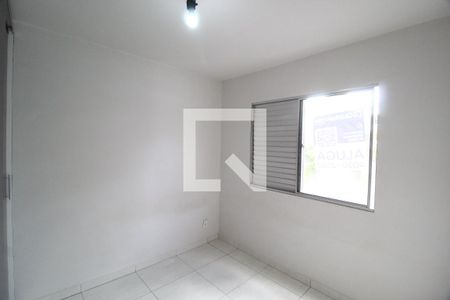 Quarto 2 de apartamento para alugar com 2 quartos, 55m² em Cazeca, Uberlândia