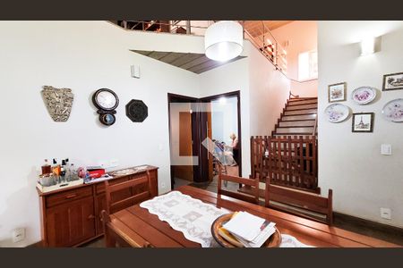 Sala de casa de condomínio para alugar com 5 quartos, 413m² em Loteamento Alphaville Campinas, Campinas