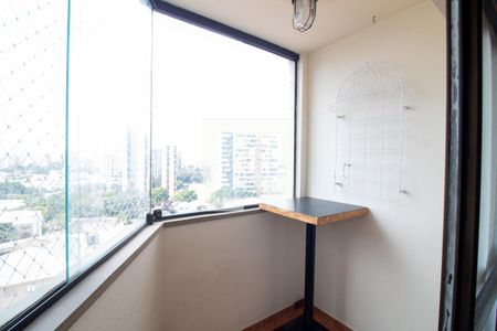 Varanda  de apartamento para alugar com 2 quartos, 70m² em Nova Piraju, São Paulo