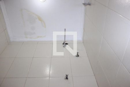 Banheiro de kitnet/studio para alugar com 1 quarto, 23m² em Centro, Guarulhos