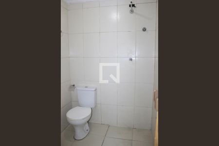 Banheiro de kitnet/studio para alugar com 1 quarto, 23m² em Centro, Guarulhos