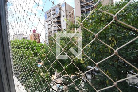 Sala - Vista de apartamento à venda com 3 quartos, 84m² em Cambuí, Campinas