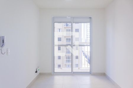 Sala/Cozinha de apartamento para alugar com 1 quarto, 30m² em Parque Industrial Tomas Edson, São Paulo