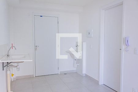 Sala/Cozinha de apartamento para alugar com 1 quarto, 30m² em Parque Industrial Tomas Edson, São Paulo
