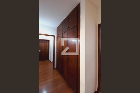 Detalhe do Corredor de apartamento para alugar com 3 quartos, 143m² em Centro, Campinas