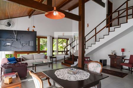 Sala de casa de condomínio à venda com 5 quartos, 343m² em Itacoatiara, Niterói