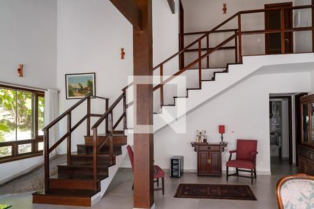 Sala de casa de condomínio à venda com 5 quartos, 343m² em Itacoatiara, Niterói