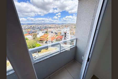 Varanda de apartamento para alugar com 2 quartos, 50m² em Eldorado, Contagem