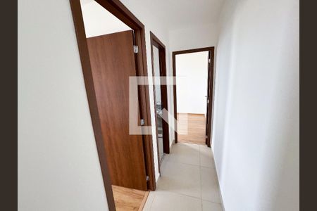 Corredor de apartamento para alugar com 2 quartos, 50m² em Eldorado, Contagem