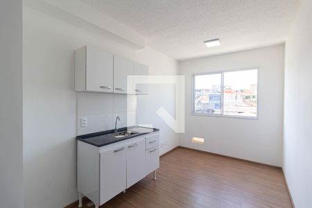 Sala/Cozinha de apartamento para alugar com 1 quarto, 27m² em Guaianases, São Paulo