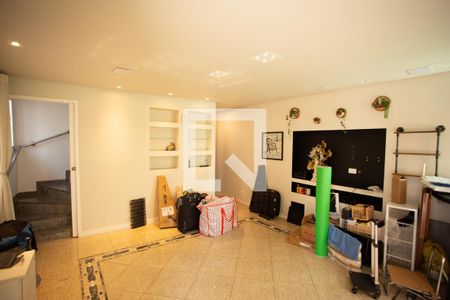 Sala de casa para alugar com 3 quartos, 235m² em Vila Mariza Mazzei, São Paulo