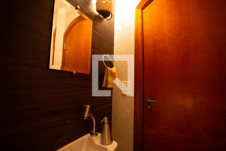 Lavabo de casa para alugar com 3 quartos, 235m² em Vila Mariza Mazzei, São Paulo