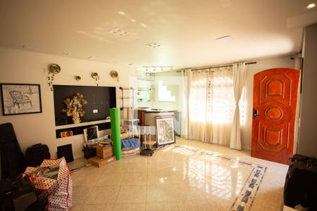 Sala de casa para alugar com 3 quartos, 235m² em Vila Mariza Mazzei, São Paulo