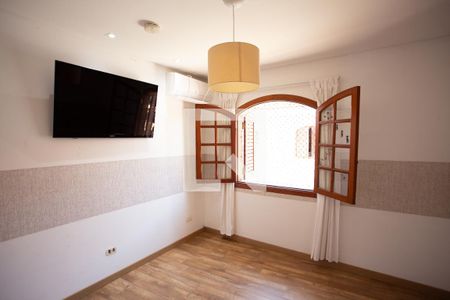 Quarto 1 de casa para alugar com 3 quartos, 235m² em Vila Mariza Mazzei, São Paulo