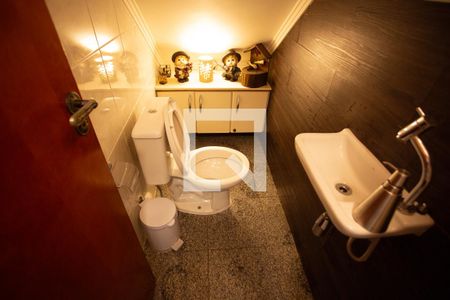 Lavabo de casa para alugar com 3 quartos, 235m² em Vila Mariza Mazzei, São Paulo